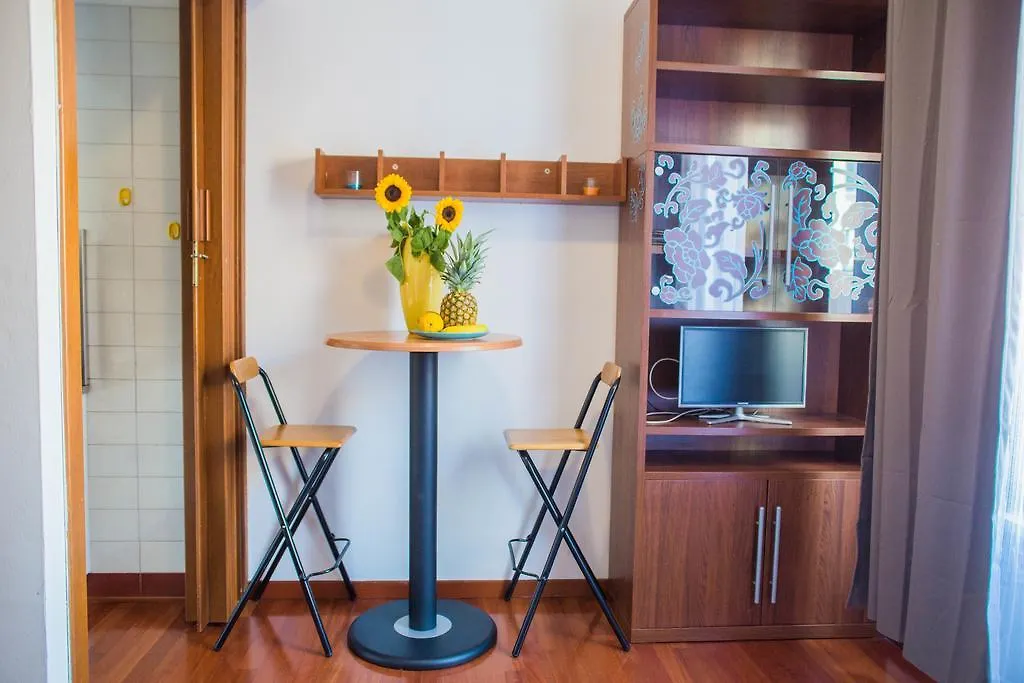 Apartment Garibaldi Central Nest Milan